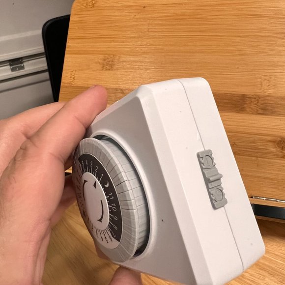 Lot of 2 Mechanical 24 Hour Indoor Plug-In Timer, PowerCube Remote 4 Outlets‎ - Picture 9 of 10